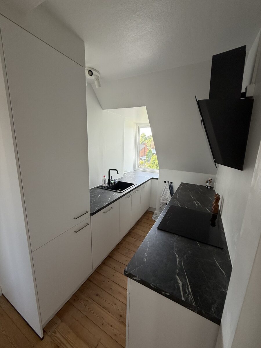 Køkkenmontering udført i Lyngby
